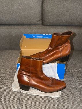 Brand New Condition Vintage Florsheim Cognac Leather Ankle Boots
